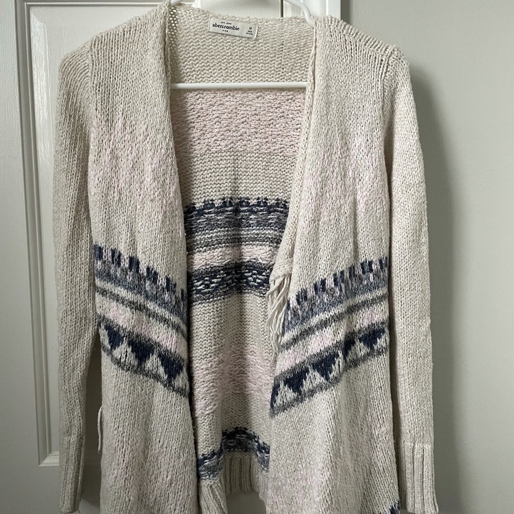 Abercrombie kids cardigan size medium